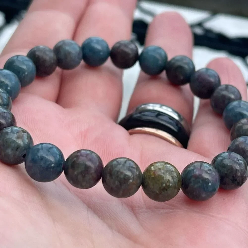 Ruby Fuchsite with Kyanite beaded bracelet 6.75” crystal healing emotional suppo